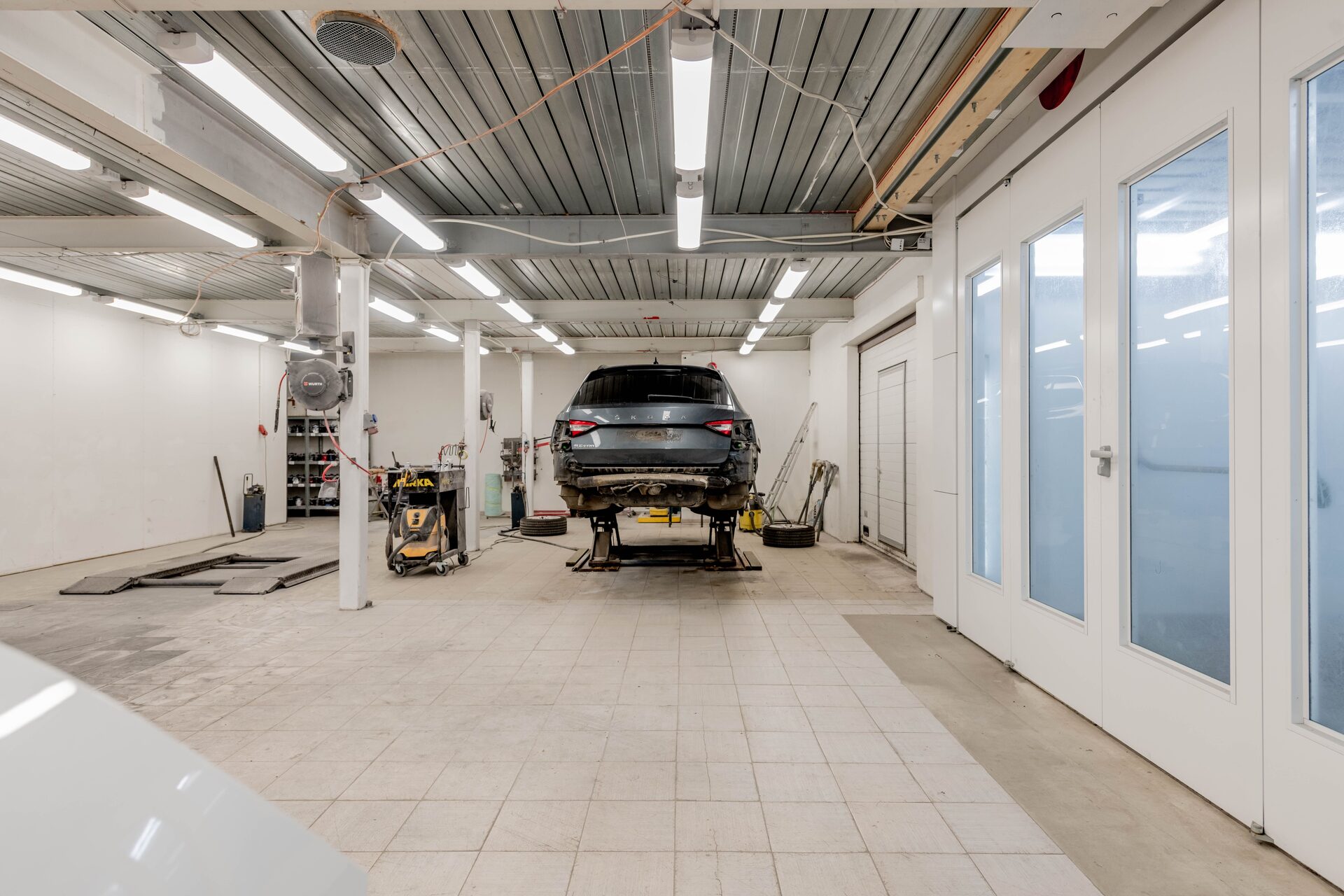 Vue d'ensemble de l'atelier WayCars à Ans