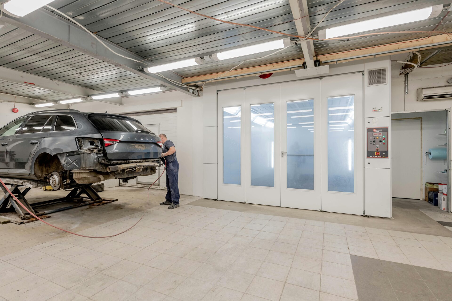 Réparation et finition carrosserie à l'atelier WayCars